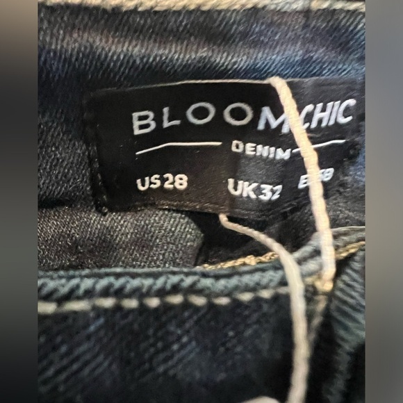 B10.16. NWT Bloomchic High Rise Jeans 28 - Picture 4 of 5